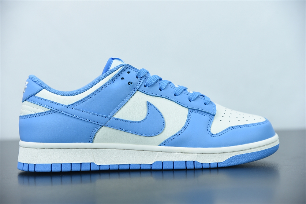 Nike Dunk Low UNC (2021)