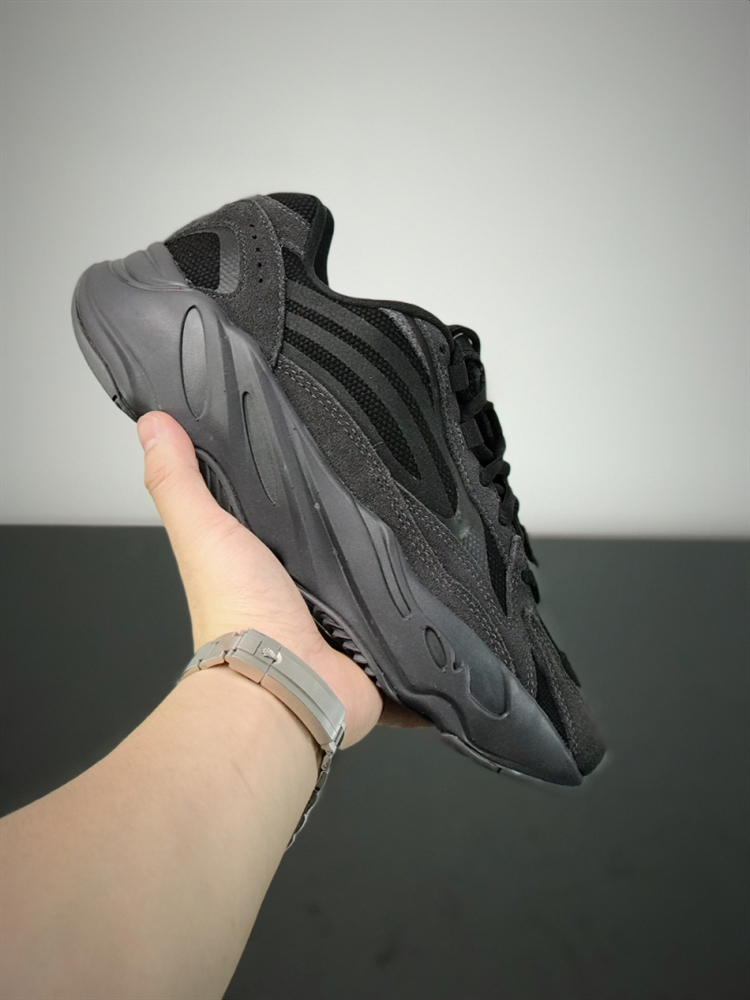 Adidas Yeezy Boost 700 V2 Vanta